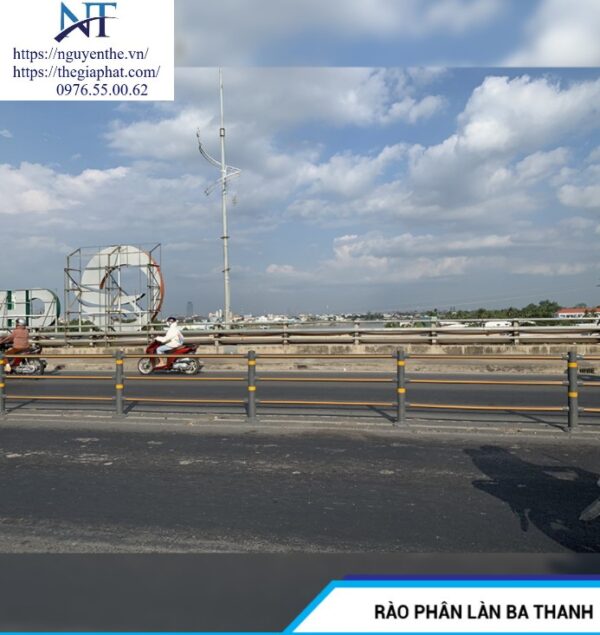 Rào phân làn 3 thanh (3) Rào phân làn 3 thanh