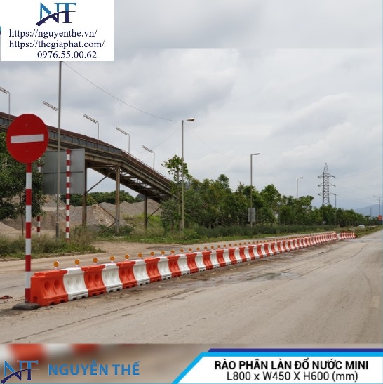 Rào phân làn đổ nước mini